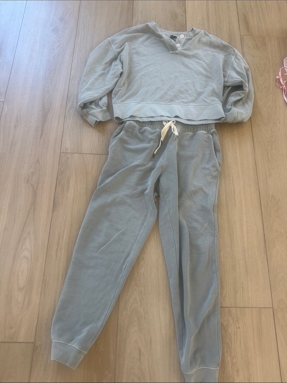 Relaxed Women's Sweatpants - Light Green